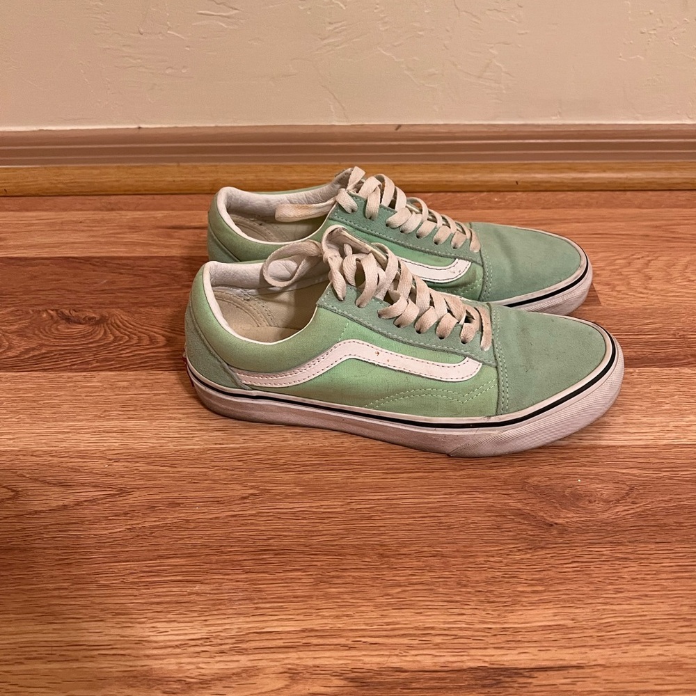 vans - Picture 2 of 2